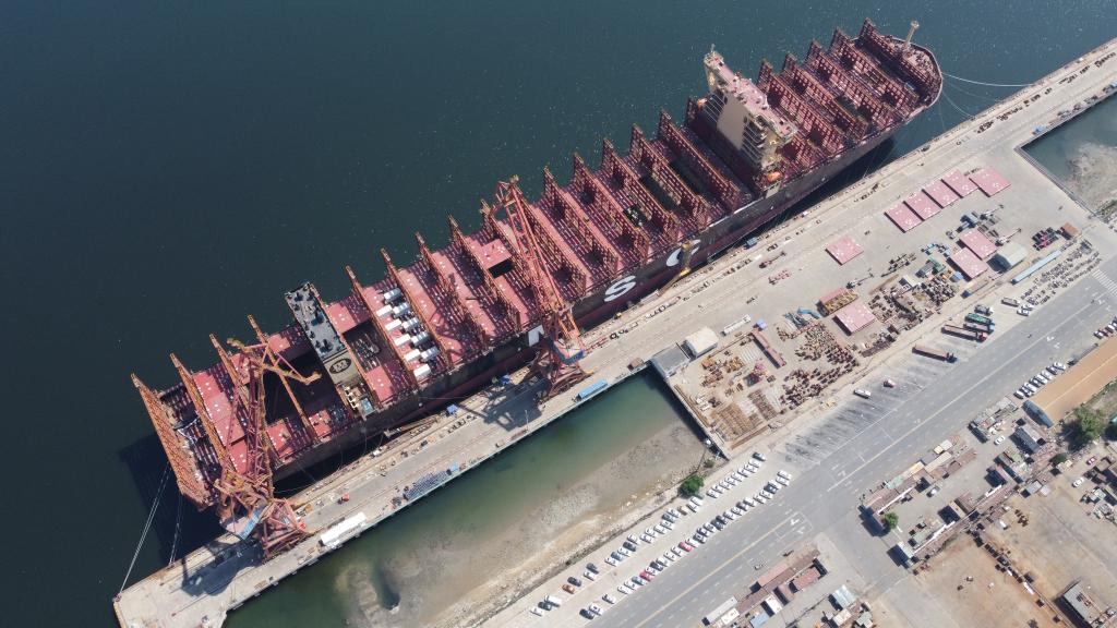 船塢里的大船駛向世界航線(xiàn)&ldquo;大藍海&rdquo;