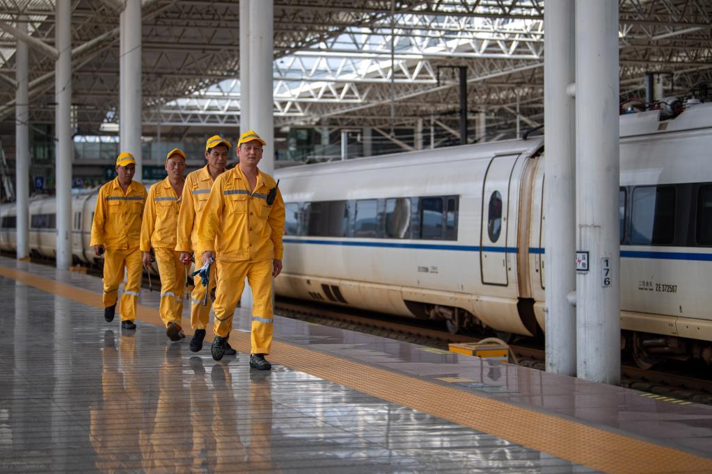 日行三萬(wàn)步的高鐵&ldquo;補水人&rdquo;