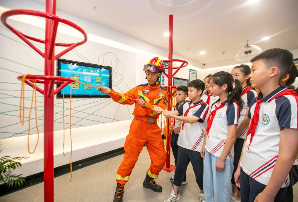 安全教育到身邊 健康快樂(lè )過(guò)暑假