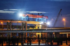 杭甬復線(xiàn)寧波一期濱?；ネ樌缭浇鹛链髽? /></a></p>
<p class=