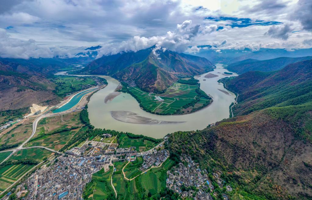 新時(shí)代中國調研行&middot;長(cháng)江篇丨多彩江灣石鼓鎮