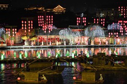 河南開(kāi)封：《大宋&middot;東京夢(mèng)華》實(shí)景劇受青睞