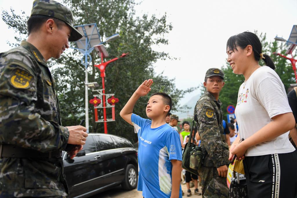 新華全媒+丨向您敬禮！