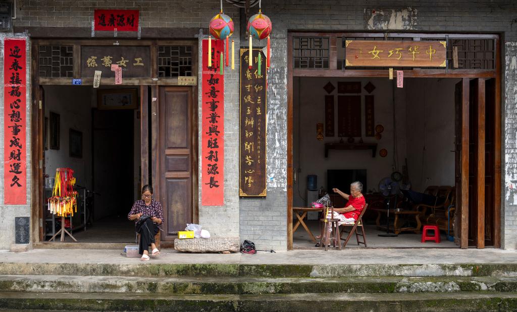 國道之行 從雪山奔向大海丨走進(jìn)&ldquo;中國繡球之鄉&rdquo;