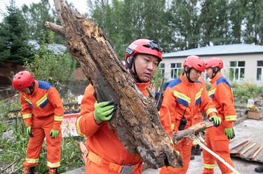 新華全媒+丨直擊黑龍江省海林市長(cháng)汀鎮災后現場(chǎng)