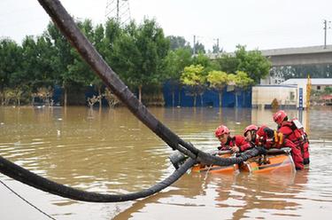 新華全媒+｜河北涿州：奮戰一線(xiàn) 排澇抗洪