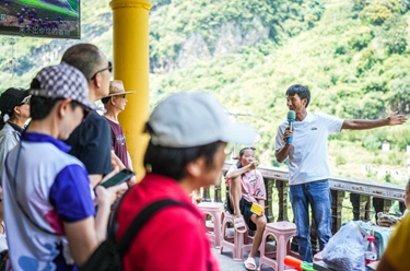 &ldquo;我在世界最高橋下開(kāi)農家樂(lè )！&rdquo;