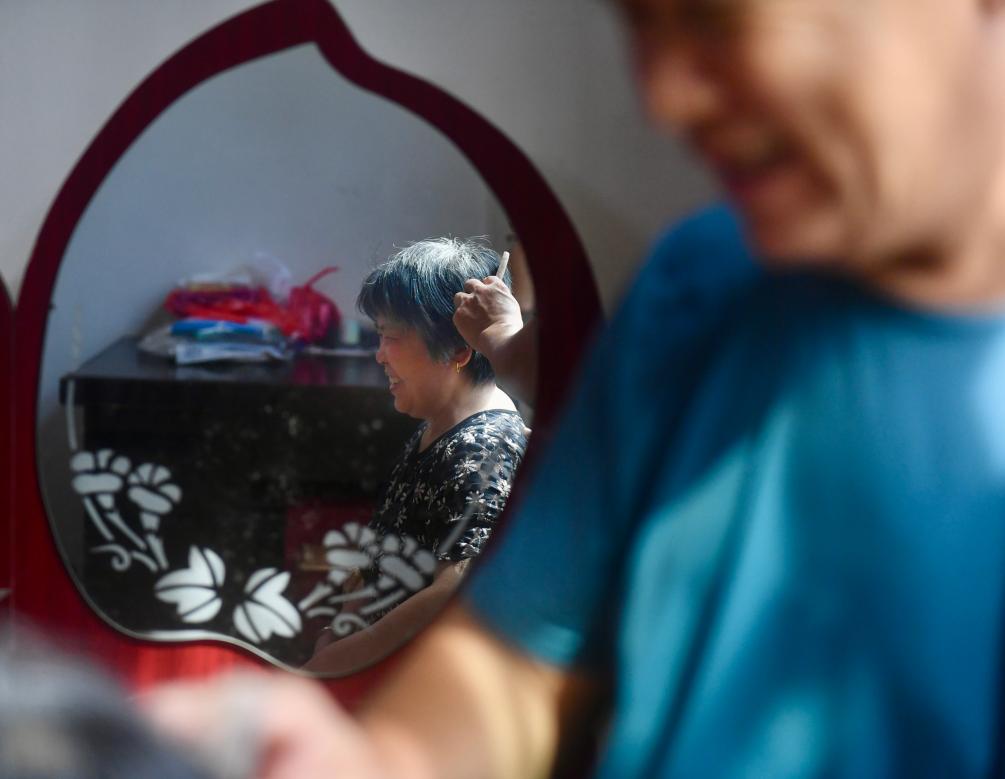 20年光陰，他的陪伴&ldquo;點(diǎn)亮&rdquo;她的黑色世界