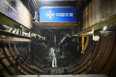 新疆烏尉天山勝利隧道出口端中導洞掘進(jìn)破萬(wàn)米