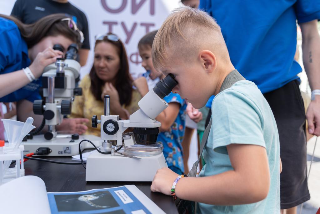 符拉迪沃斯托克舉辦&ldquo;知識日&rdquo;活動(dòng)