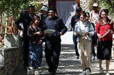 新華全媒+｜一家三代戍邊，塔吉克族人用忠誠書(shū)寫(xiě)愛(ài)國情懷