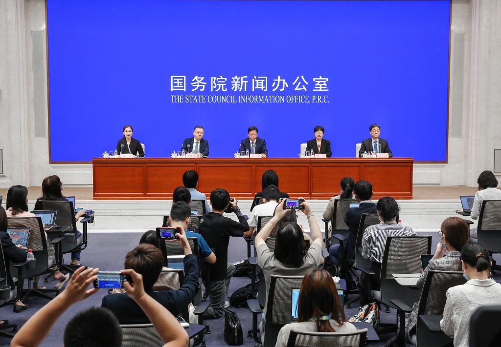 國新辦舉行經(jīng)濟形勢和政策國務(wù)院政策例行吹風(fēng)會(huì )