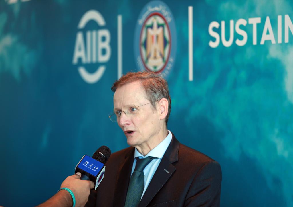 專(zhuān)訪(fǎng)：為全球可持續發(fā)展作出更大貢獻&mdash;&mdash;訪(fǎng)亞投行副行長(cháng)舒克內希特