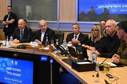 以總理宣布進(jìn)入&ldquo;戰爭狀態(tài)&rdquo;