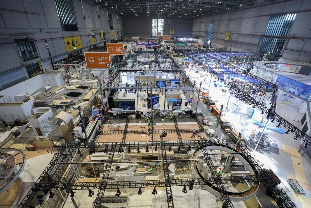 探訪(fǎng)第六屆進(jìn)博會(huì )布展現場(chǎng)