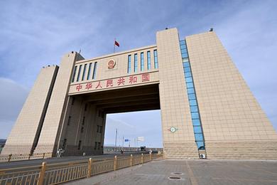 新華全媒＋&middot;四季看新疆之走進(jìn)口岸看新疆丨新疆阿拉山口口岸見(jiàn)聞