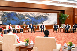 丁薛祥會(huì )見(jiàn)&ldquo;港澳青年看祖國&rdquo;各界港澳青年代表交流團