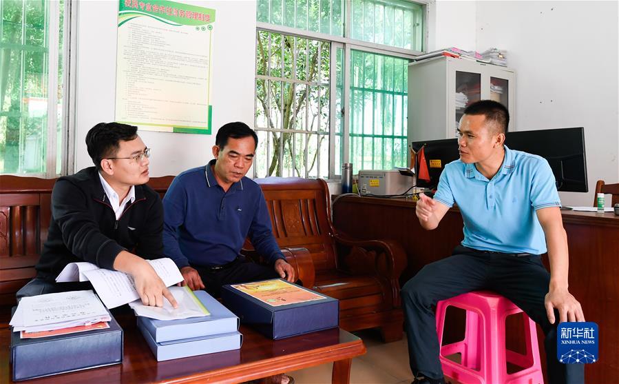 （新華全媒頭條&middot;圖文互動(dòng)）（3）堅定執著(zhù)打好黨風(fēng)廉政建設和反腐敗斗爭攻堅戰持久戰&mdash;&mdash;從十九屆中央紀委六次全會(huì )看全面從嚴治黨向縱深推進(jìn)