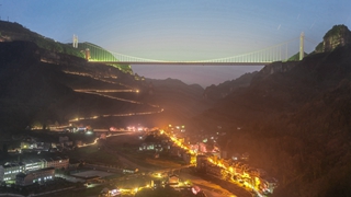 矮寨大橋通車(chē)10周年：天塹變通途，&ldquo;家庭&rdquo;連上了&ldquo;幸福&rdquo;