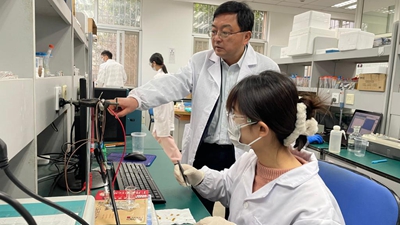 藍閩波：&ldquo;瞄&rdquo;著(zhù)問(wèn)題去 &ldquo;盯&rdquo;出好結果