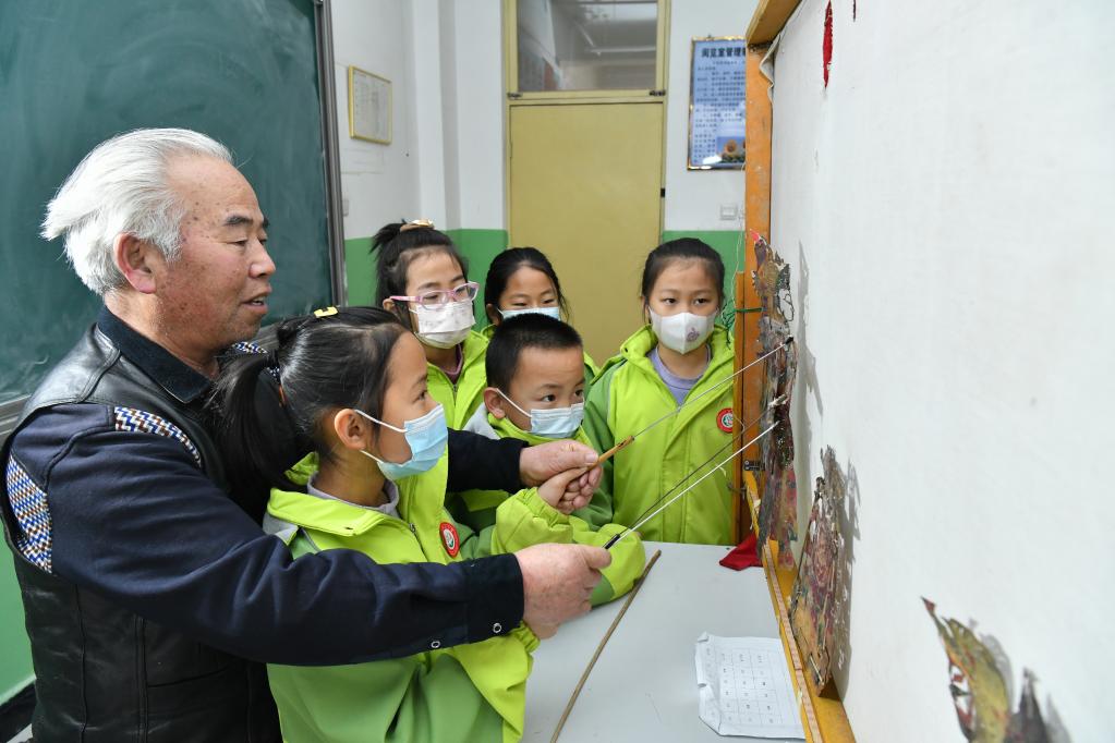 河北獻縣：&ldquo;非遺&rdquo;皮影潤童心