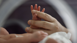 近20省份將&ldquo;三孩&rdquo;寫(xiě)入政府工作報告 激發(fā)生育意愿如何發(fā)力？