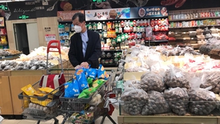 &ldquo;掃碼&rdquo;、兩米線(xiàn)&hellip;&hellip;上海復商復市現場(chǎng)直擊