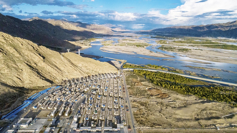 非凡十年|西藏:團結奮進(jìn)推動(dòng)雪域高原長(cháng)治久安和高質(zhì)量發(fā)展