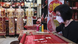 中式裙褂老字號：一針一線(xiàn)皆美意