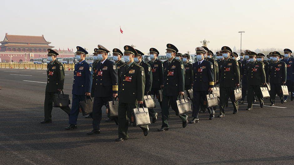 十四屆全國人大一次會(huì )議舉行第三次全體會(huì )議