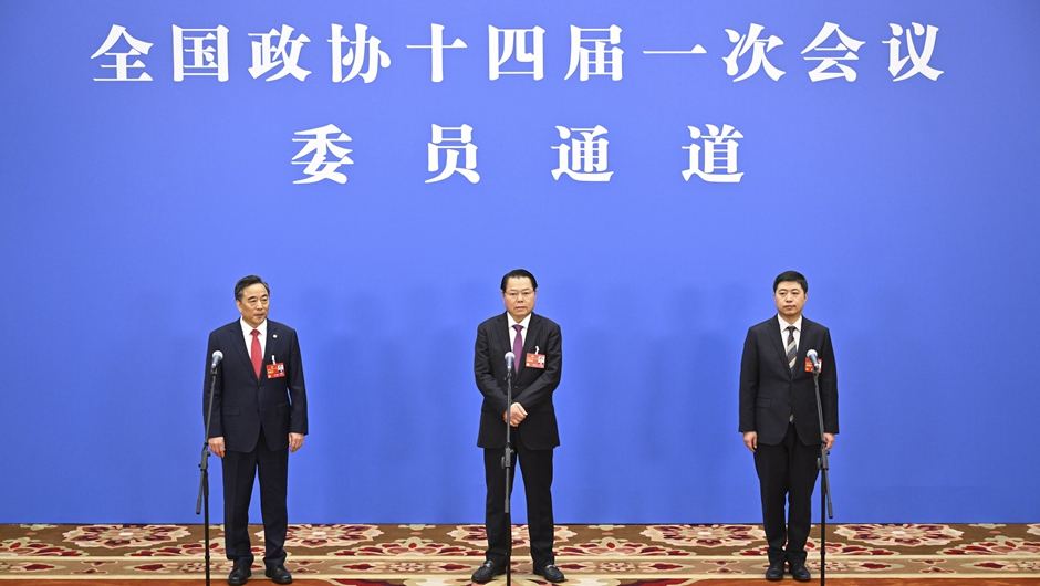 全國政協(xié)委員接受采訪(fǎng)