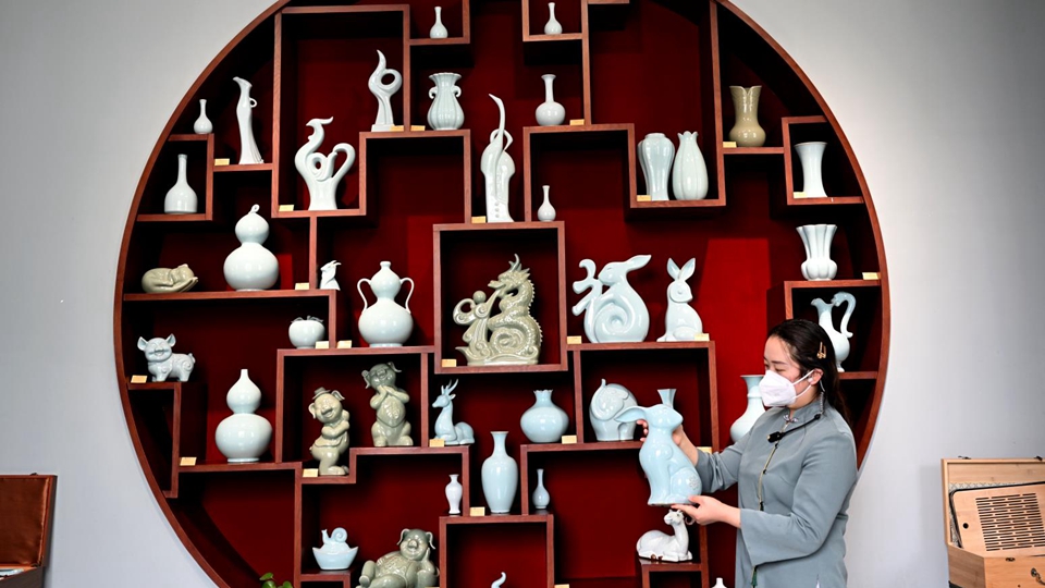 河南汝州：做強汝瓷產(chǎn)業(yè) 擦亮汝窯&ldquo;名片&rdquo;