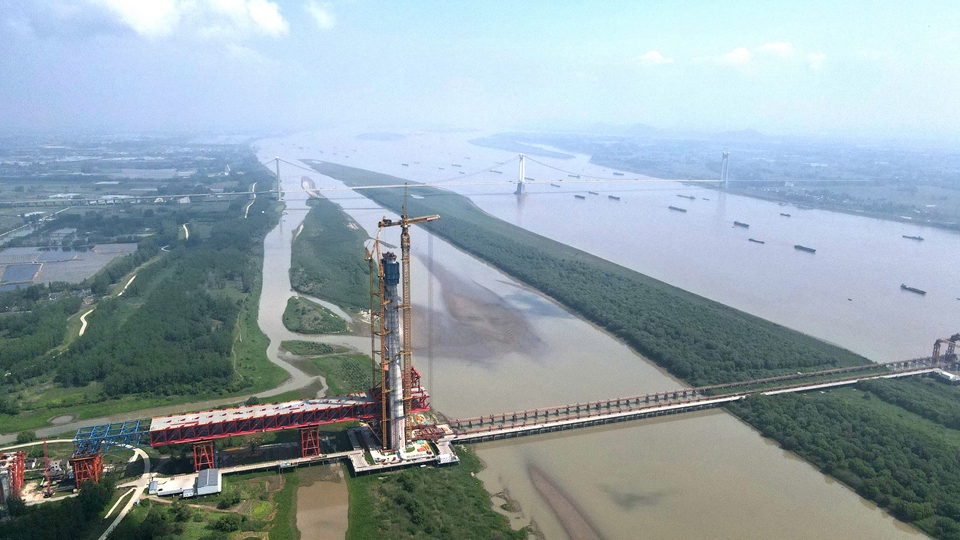 &ldquo;穿越&rdquo;勞動(dòng)一線(xiàn)看奮斗丨&ldquo;云端工位&rdquo;：助天塹變通途