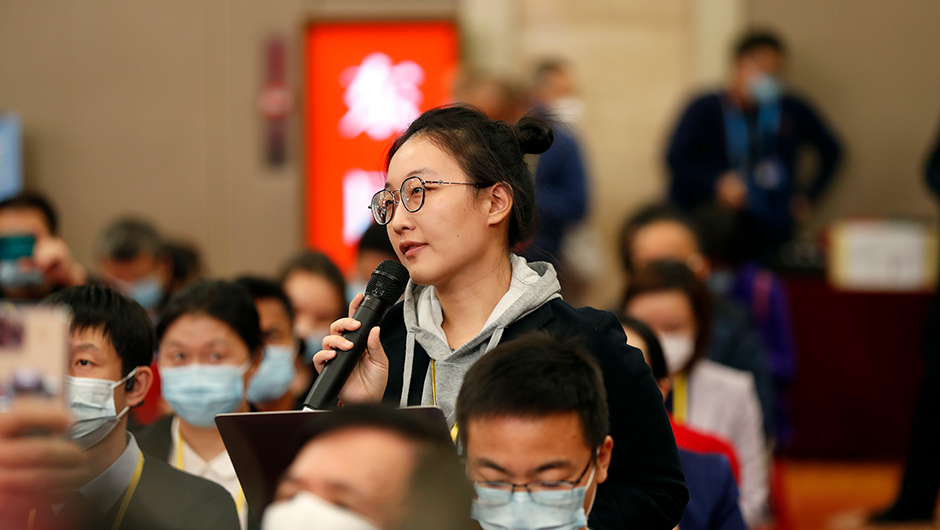 北京青年報記者提問(wèn)