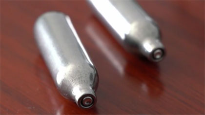 危險的&ldquo;笑氣&rdquo;  醫生：吸食&ldquo;笑氣&rdquo;可致窒息