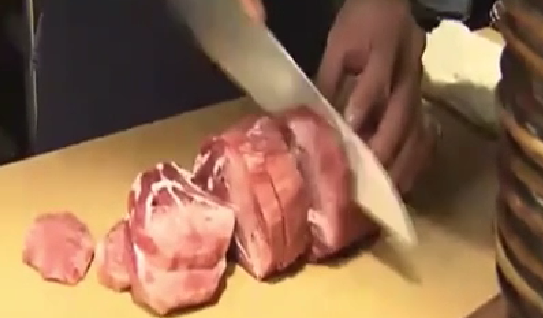 無(wú)奈！價(jià)格飛漲 日本牛肉供應緊缺沖擊餐飲業(yè)