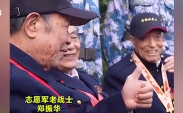 淚目！吃?xún)鐾炼沟闹驹杠娎媳鴩L到了自熱食品