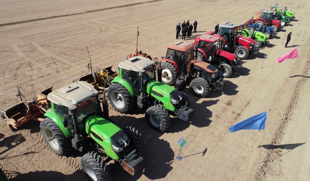 寧夏舉行春播生產(chǎn)現場(chǎng)會(huì )